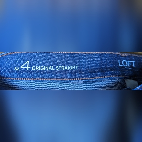 EUC LOFT Outlet dark wash 5 pocket cut off jean shorts frayed hem zip button fly - Picture 6 of 9